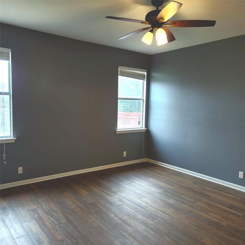 107 Holmstrom ST, Hutto, TX 78634