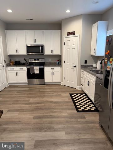 612 ZEPHYR DR, Dayton, VA 22821