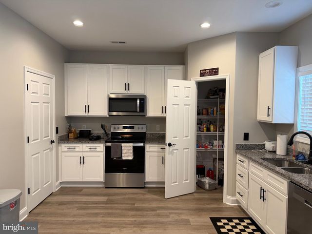 612 ZEPHYR DR, Dayton, VA 22821