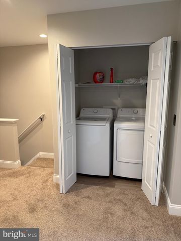 612 ZEPHYR DR, Dayton, VA 22821