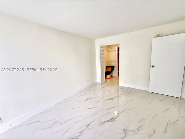 16909 N Bay Rd 817, Sunny Isles Beach, FL 33160