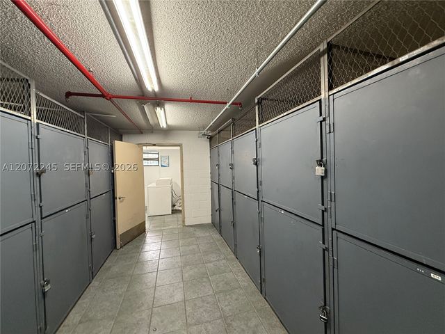 16909 N Bay Rd 817, Sunny Isles Beach, FL 33160