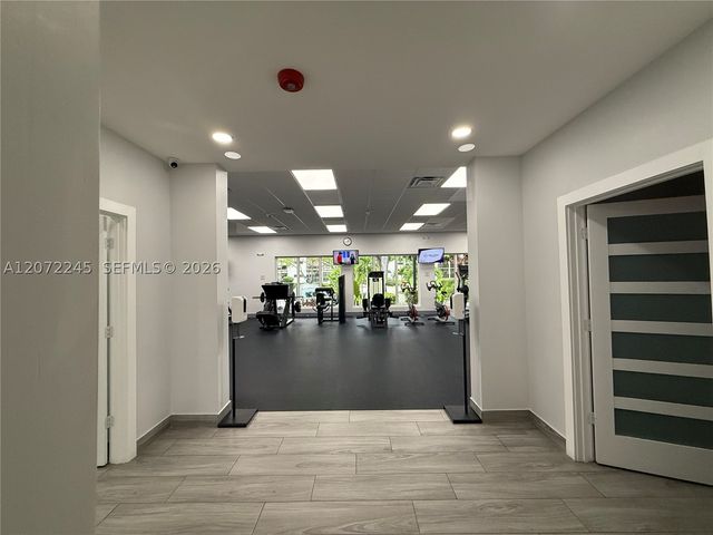 16909 N Bay Rd 817, Sunny Isles Beach, FL 33160