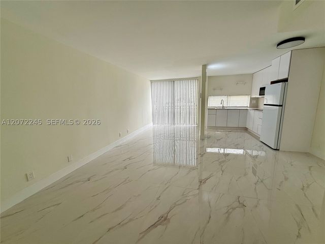 16909 N Bay Rd 817, Sunny Isles Beach, FL 33160