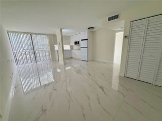 16909 N Bay Rd 817, Sunny Isles Beach, FL 33160