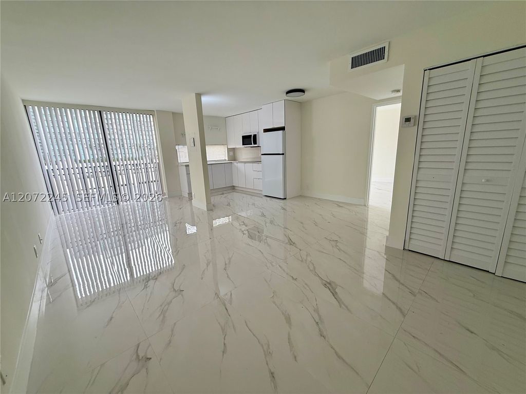 16909 N Bay Rd 817, Sunny Isles Beach, FL 33160