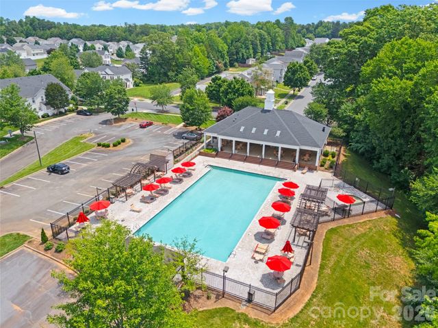 8244 Carob Tree Lane, Charlotte, NC 28215