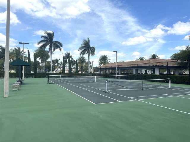 209 VINADIO BOULEVARD, Nokomis, FL 34275