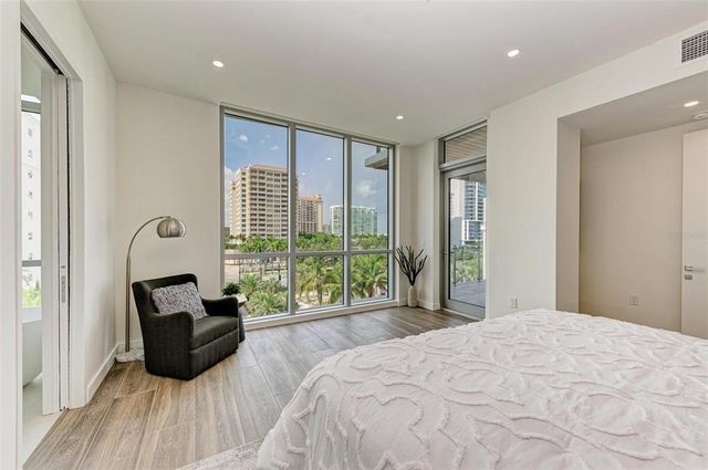 111 GOLDEN GATE POINT 402, Sarasota, FL 34236