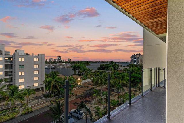 111 GOLDEN GATE POINT 402, Sarasota, FL 34236
