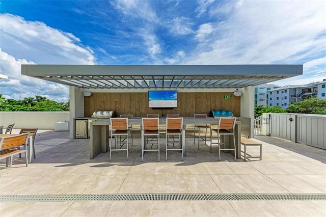 111 GOLDEN GATE POINT 402, Sarasota, FL 34236
