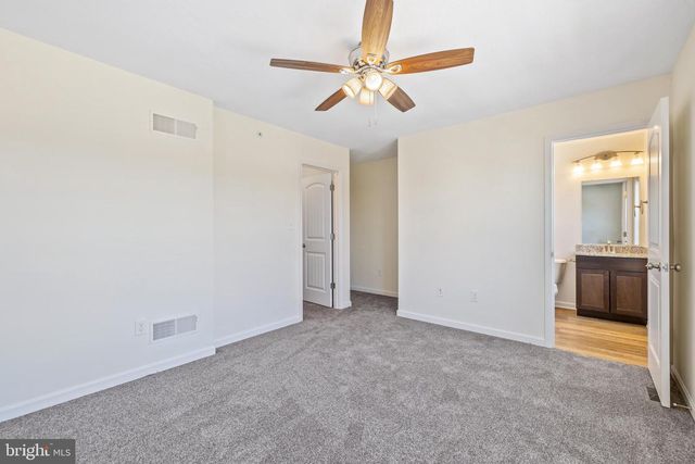 907 SETTING SUN LN, Chambersburg, PA 17201