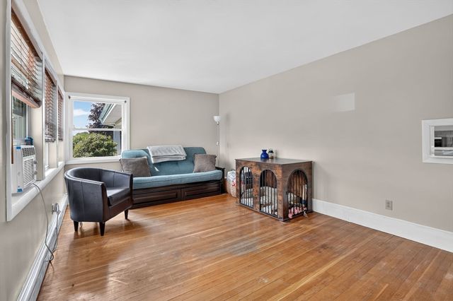 221 Rochambeau St, New Bedford, MA 02745