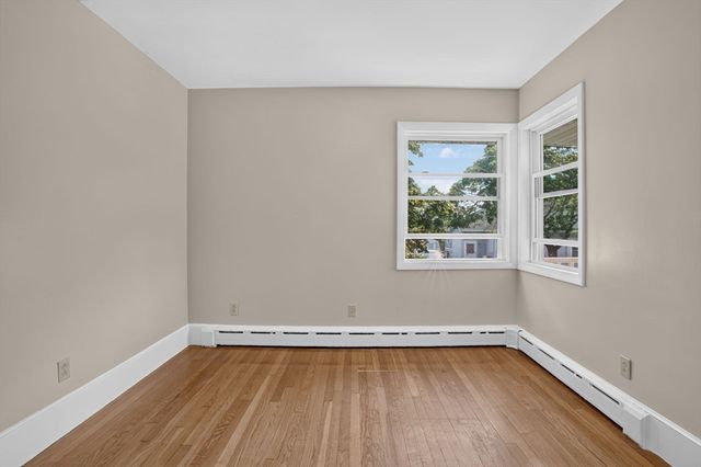 221 Rochambeau St, New Bedford, MA 02745