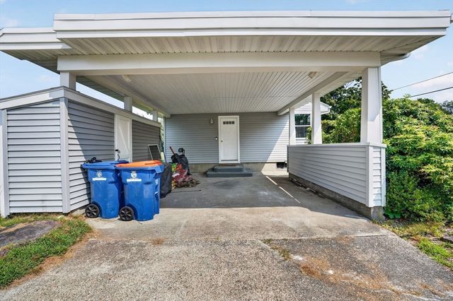 221 Rochambeau St, New Bedford, MA 02745