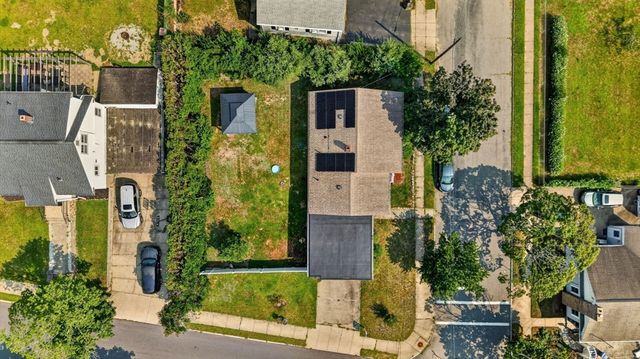 221 Rochambeau St, New Bedford, MA 02745