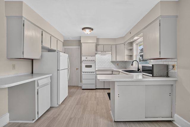 221 Rochambeau St, New Bedford, MA 02745