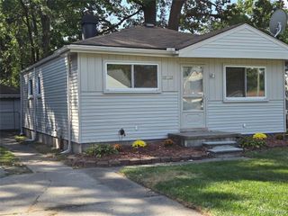 19813 Inkster Road, Livonia, MI 48152