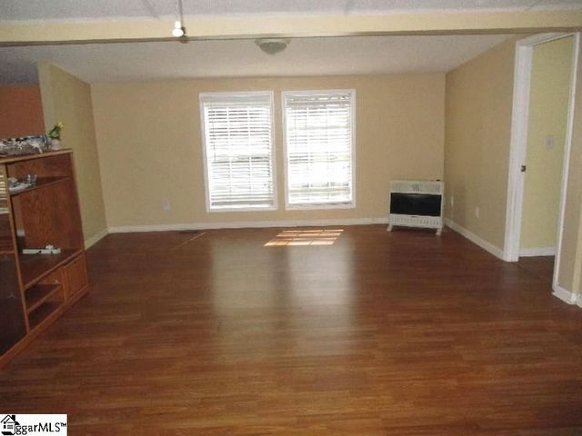 32 Hall Street, Cross Hill, SC 29332