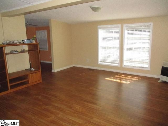 32 Hall Street, Cross Hill, SC 29332