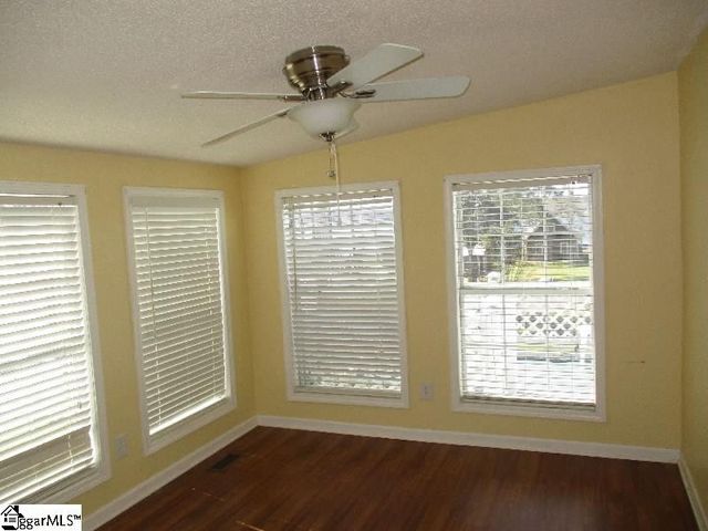 32 Hall Street, Cross Hill, SC 29332