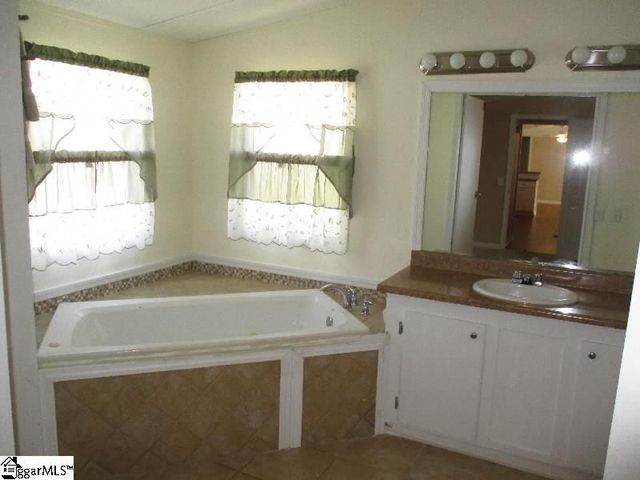 32 Hall Street, Cross Hill, SC 29332