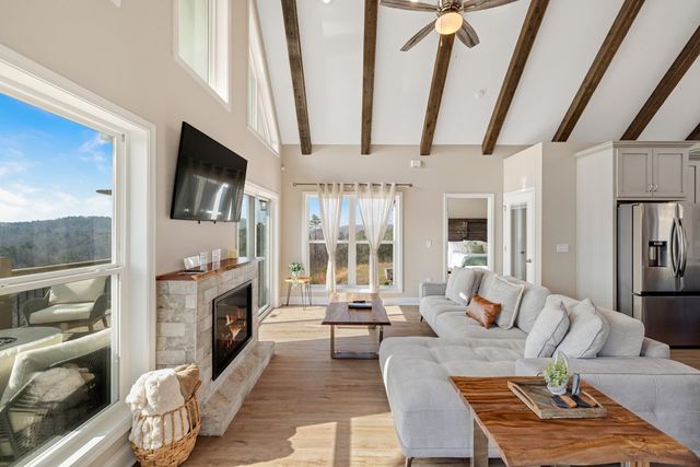 497 S Jakes Landing Way, Ellijay, GA 30540