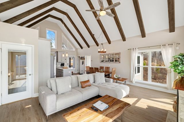 497 S Jakes Landing Way, Ellijay, GA 30540