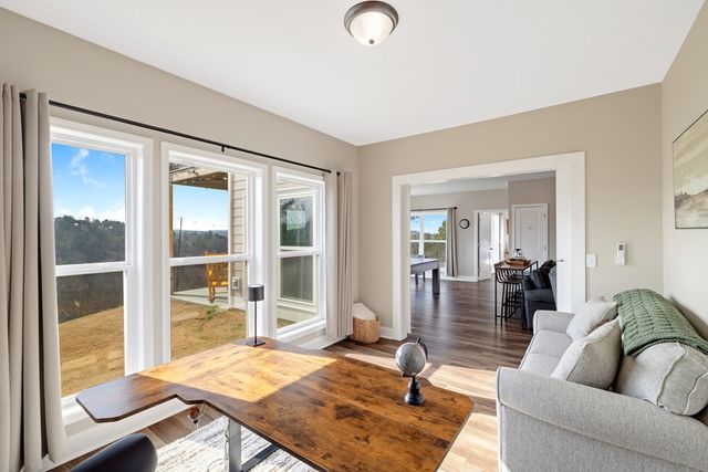 497 S Jakes Landing Way, Ellijay, GA 30540