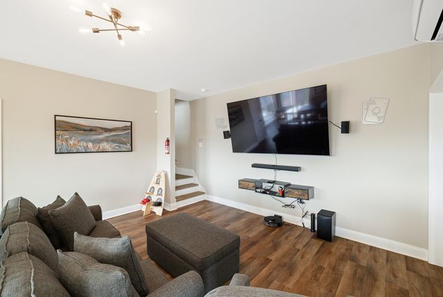 497 S Jakes Landing Way, Ellijay, GA 30540