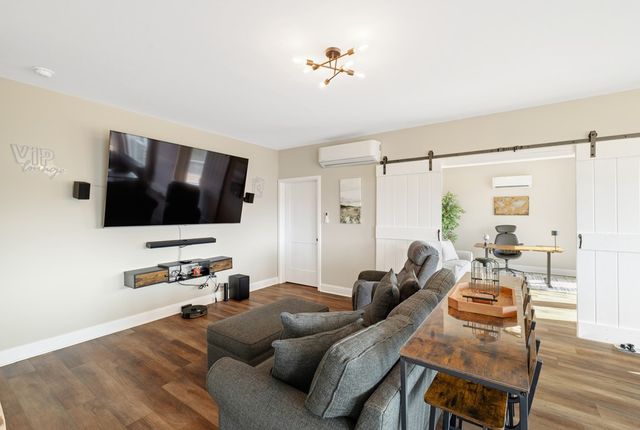 497 S Jakes Landing Way, Ellijay, GA 30540