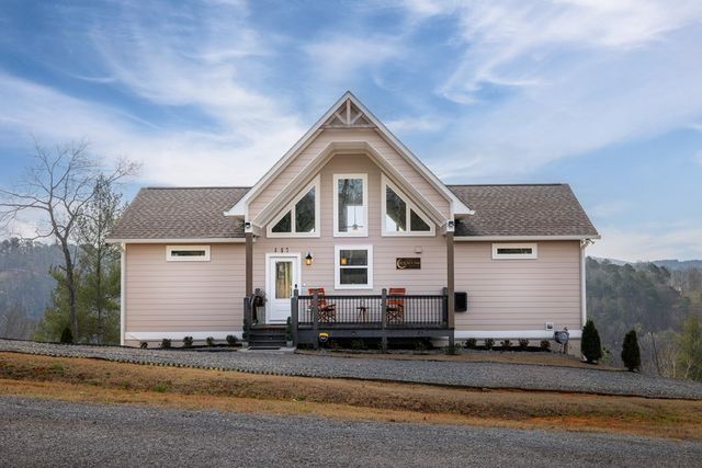 497 S Jakes Landing Way, Ellijay, GA 30540