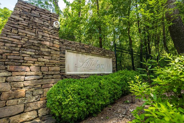 2487 ALLELON BEND LN, Germantown, TN 38138