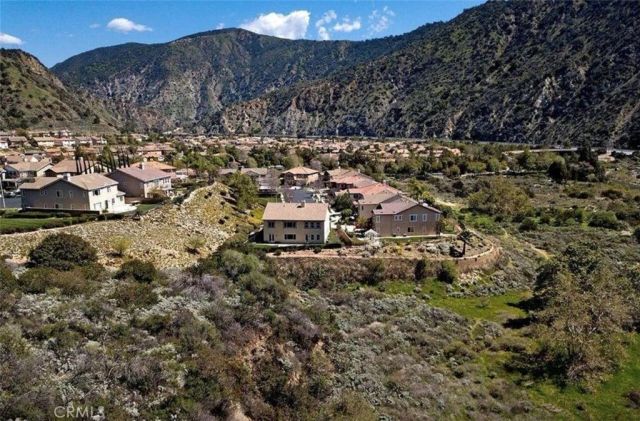 36 Foxtail Court, Azusa, CA 91702