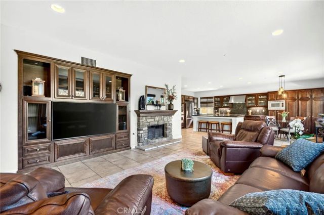 36 Foxtail Court, Azusa, CA 91702