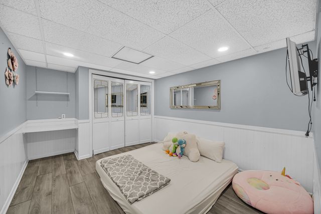 1010 Heathrow Court, Wheaton, IL 60189