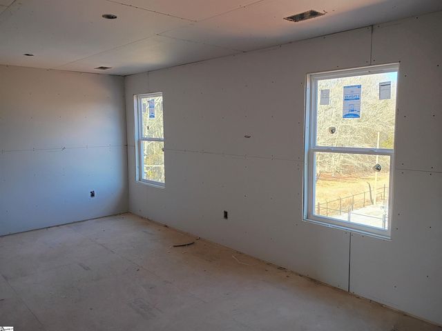 101 Spring Knoll Way, Fountain Inn, SC 29644