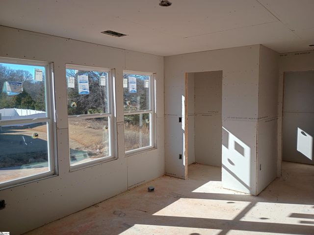 101 Spring Knoll Way, Fountain Inn, SC 29644