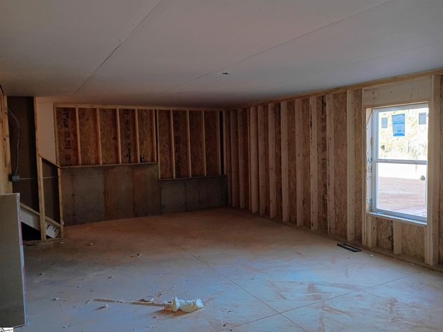 101 Spring Knoll Way, Fountain Inn, SC 29644