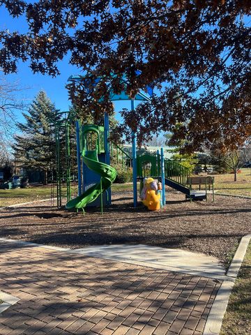 1338 Fair Oaks Avenue, Crystal Lake, IL 60014