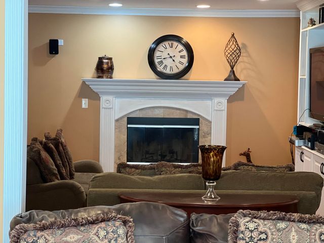 1338 Fair Oaks Avenue, Crystal Lake, IL 60014