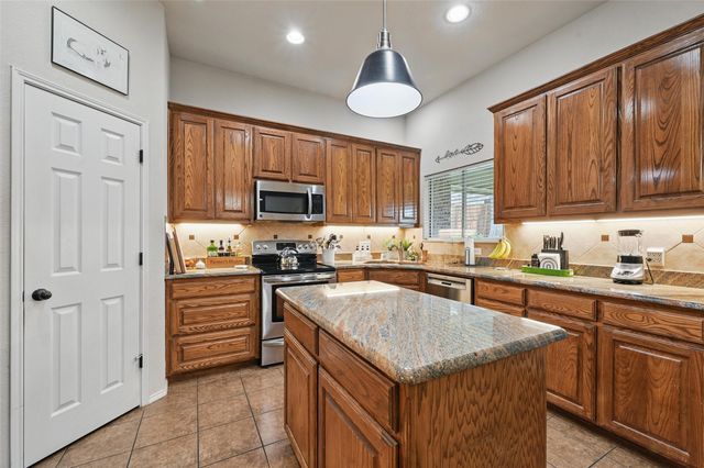 931 White Marlin Drive, Burleson, TX 76028