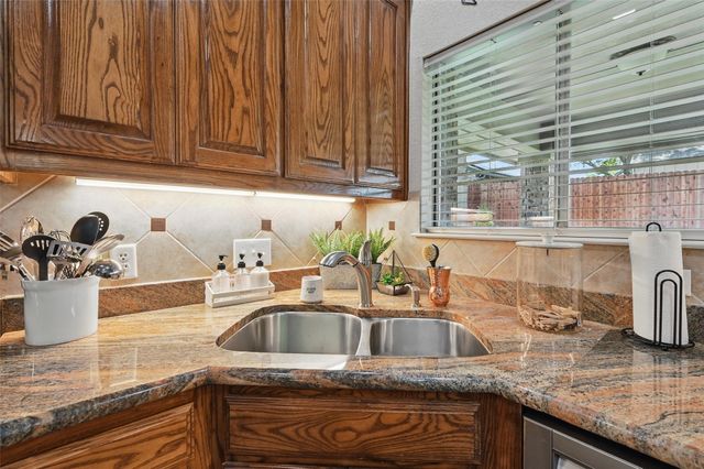931 White Marlin Drive, Burleson, TX 76028