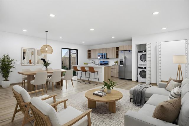 936 NW 10th St 2, Florida City, FL 33034