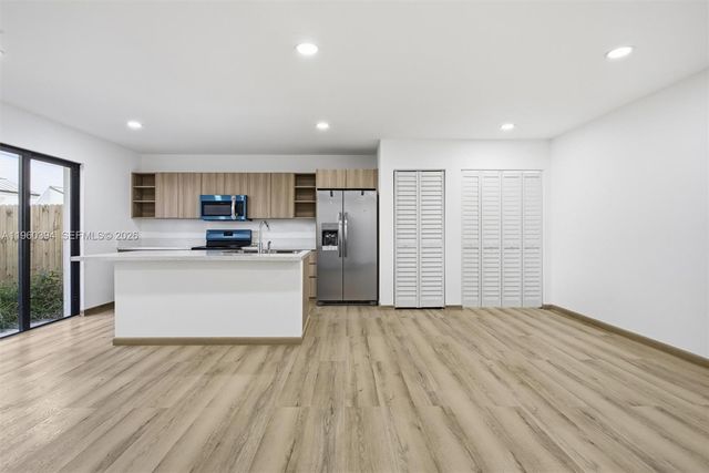 936 NW 10th St 2, Florida City, FL 33034