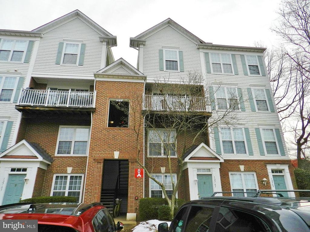 12765 FAIR CREST CT #301, Fairfax, VA 22033