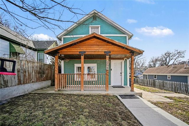 5823 E 10th Street, Kansas City, MO 64126