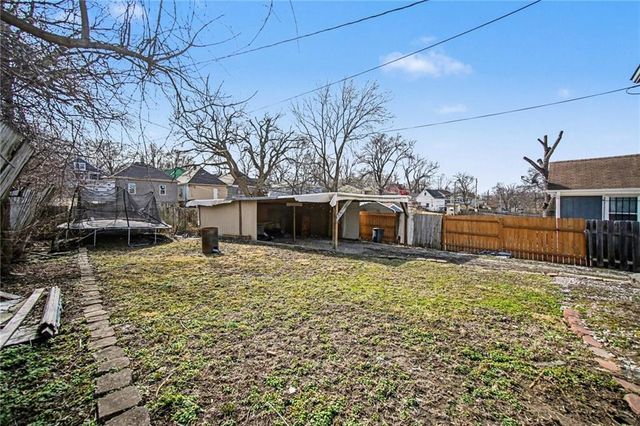 5823 E 10th Street, Kansas City, MO 64126