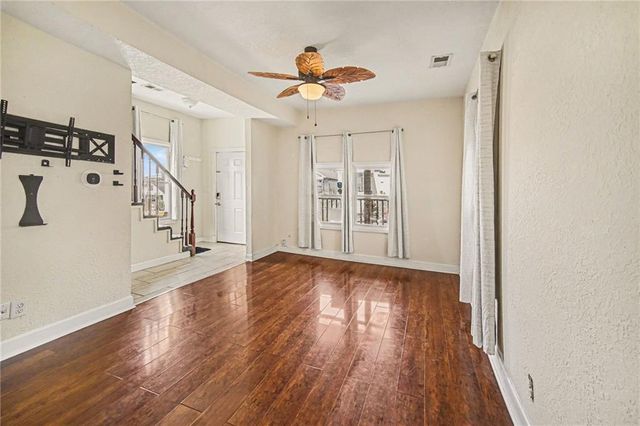 5823 E 10th Street, Kansas City, MO 64126