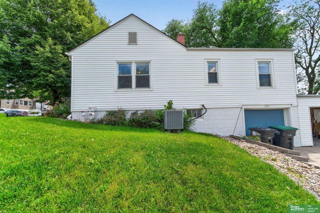 1902 S 61st Street, Omaha, NE 68106